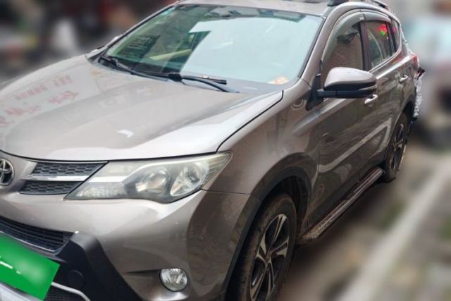 Toyota RAV4 2015 2.0L CVT Two-Wheel Drive Fashion Edition usado