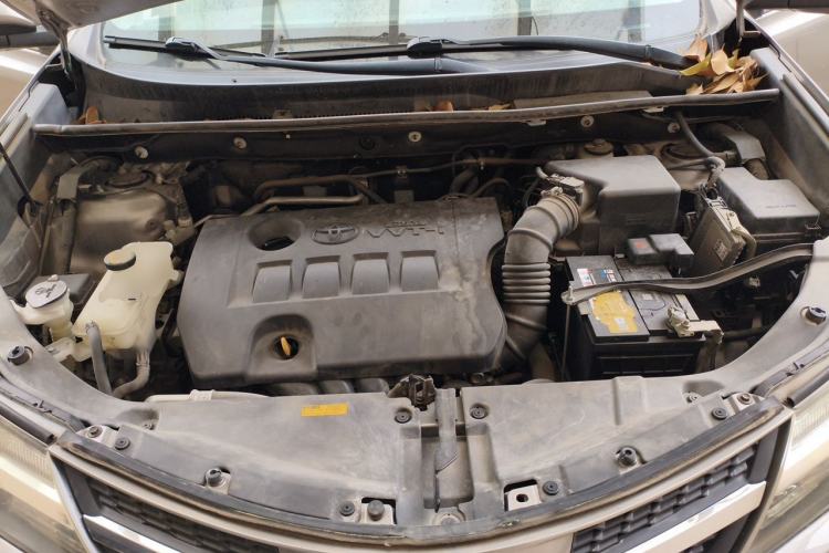 Used Toyota RAV4 2015 2.0L CVT Two-Wheel Drive Fashion Edition Engine Bay