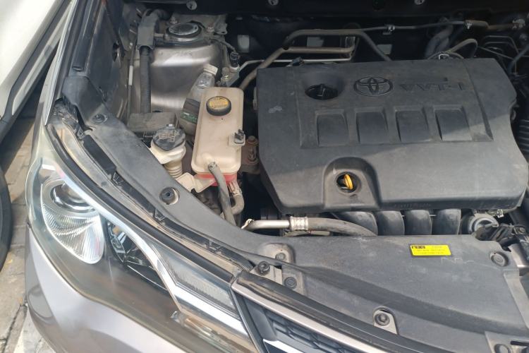 Used Toyota RAV4 2015 2.0L CVT Two-Wheel Drive Fashion Edition Engine Bay Right