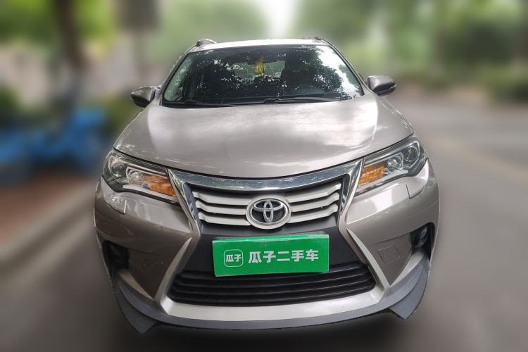 Used Toyota RAV4 2015 2.0L CVT Two-Wheel Drive Fashion Edition Front