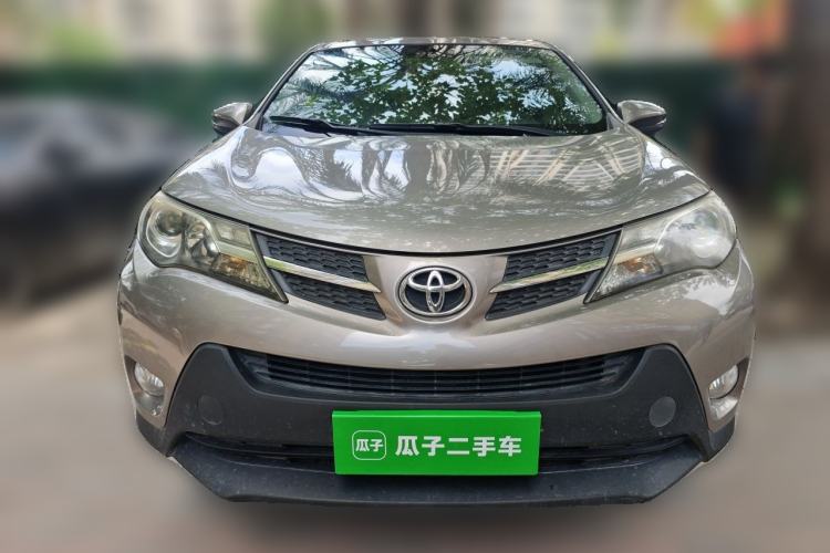 Used Toyota RAV4 2015 2.0L CVT Two-Wheel Drive Fashion Edition Front
