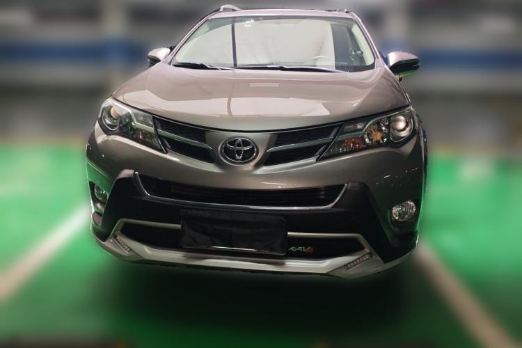 Used Toyota RAV4 2015 2.0L CVT Two-Wheel Drive Fashion Edition Front