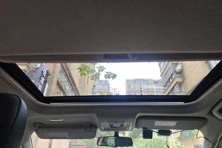 Used Toyota RAV4 2015 2.0L CVT Two-Wheel Drive Fashion Edition Headliner