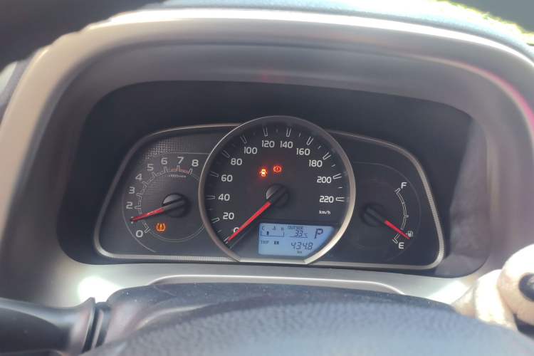 Used Toyota RAV4 2015 2.0L CVT Two-Wheel Drive Fashion Edition Instrument Cluster