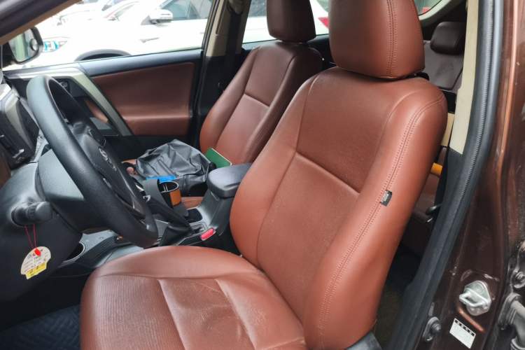 Used Toyota RAV4 2015 2.0L CVT Two-Wheel Drive Fashion Edition Left Front Seat