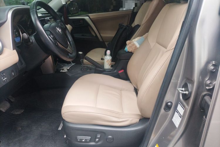 Used Toyota RAV4 2015 2.5L Automatic 4x4 Elite Edition Left Front Seat