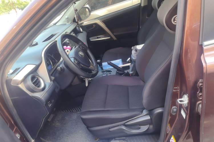 Used Toyota RAV4 2015 2.0L CVT Two-Wheel Drive Fashion Edition Left Front Seat