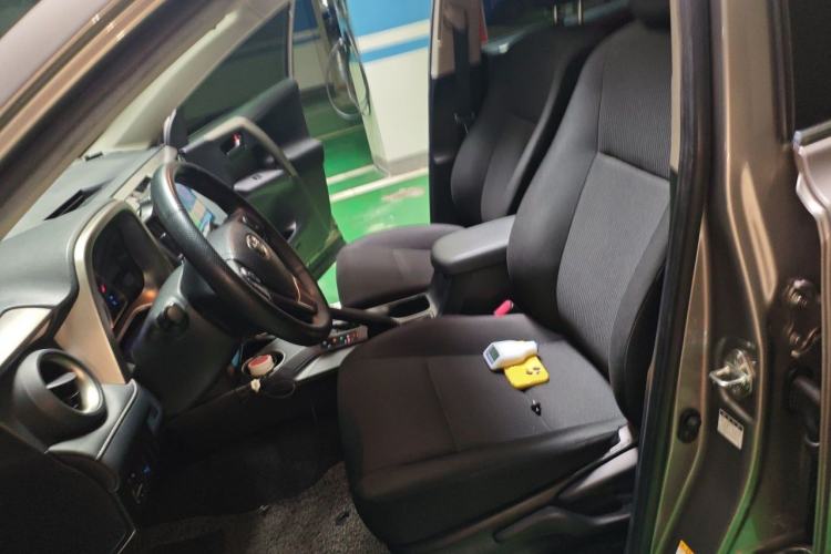 Used Toyota RAV4 2015 2.0L CVT Two-Wheel Drive Fashion Edition Left Front Seat