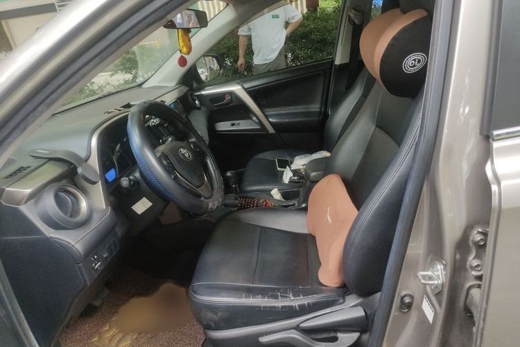 Used Toyota RAV4 2015 2.0L CVT Two-Wheel Drive Fashion Edition Left Front Seat