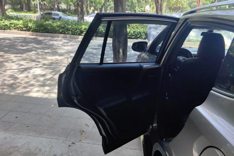 Used Toyota RAV4 2015 2.0L CVT Two-Wheel Drive Fashion Edition Left Rear Door Interior
