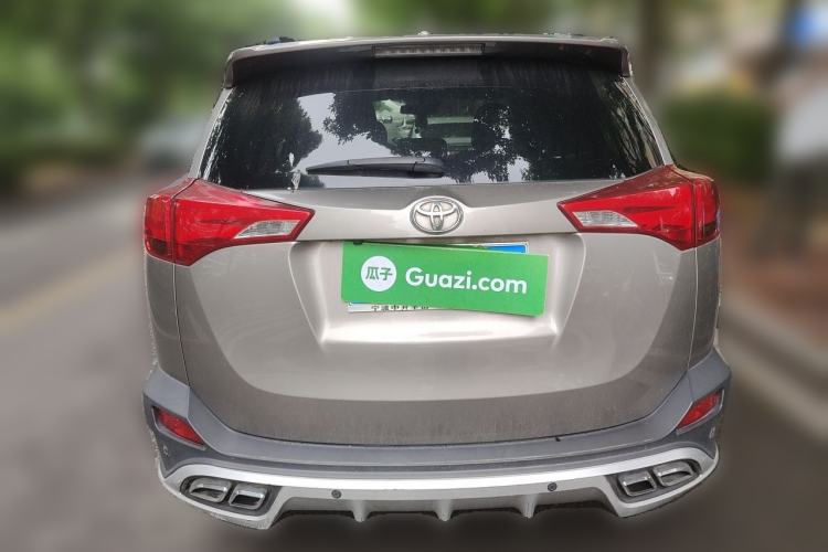Used Toyota RAV4 2015 2.0L CVT Two-Wheel Drive Fashion Edition Rear
