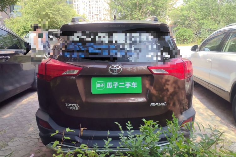 Used Toyota RAV4 2015 2.0L CVT Two-Wheel Drive Fashion Edition Rear
