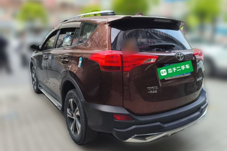 Used Toyota RAV4 2015 2.0L CVT Two-Wheel Drive Fashion Edition Rear Left 45 Deg