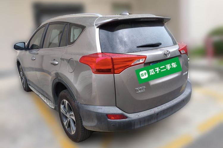 Used Toyota RAV4 2015 2.0L CVT Two-Wheel Drive Fashion Edition Rear Left 45 Deg