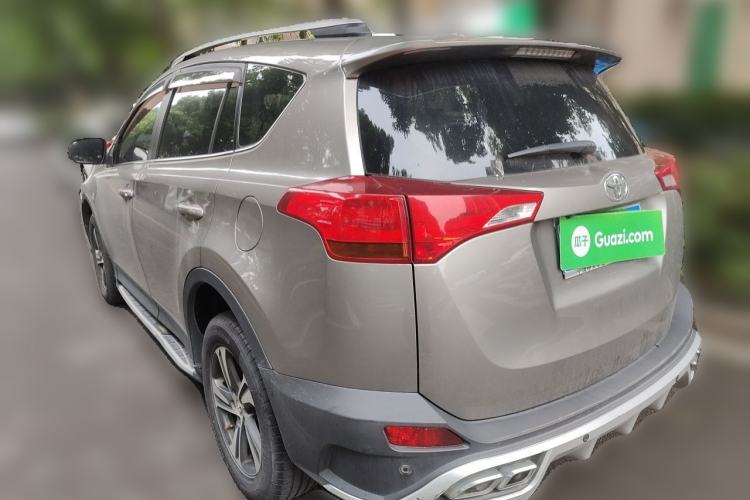 Used Toyota RAV4 2015 2.0L CVT Two-Wheel Drive Fashion Edition Rear Left 45 Deg