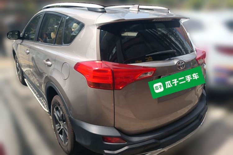 Used Toyota RAV4 2015 2.0L CVT Two-Wheel Drive Fashion Edition Rear Left 45 Deg