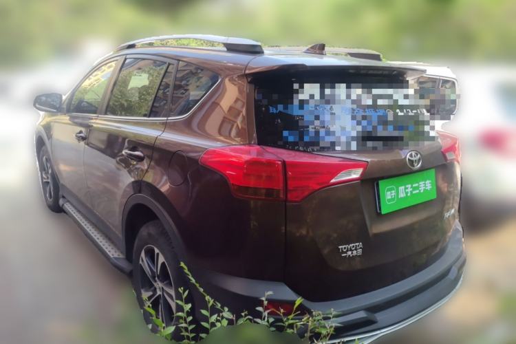 Used Toyota RAV4 2015 2.0L CVT Two-Wheel Drive Fashion Edition Rear Left 45 Deg