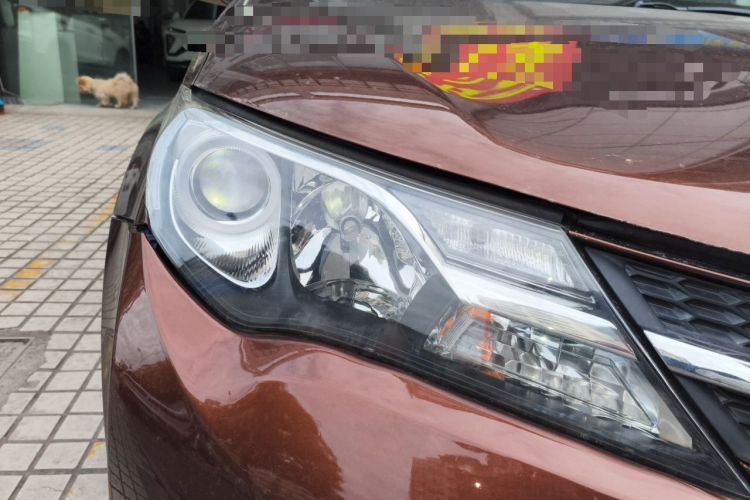 Used Toyota RAV4 2015 2.0L CVT Two-Wheel Drive Fashion Edition Right Front Headlight
