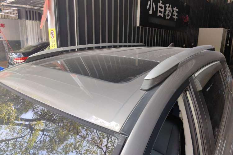 Used Toyota RAV4 2015 2.0L CVT Two-Wheel Drive Fashion Edition Roof