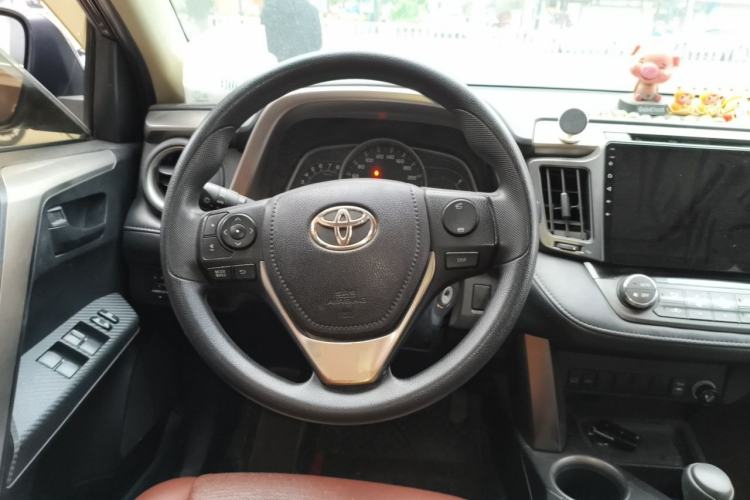 Used Toyota RAV4 2015 2.0L CVT Two-Wheel Drive Fashion Edition Steering Wheel