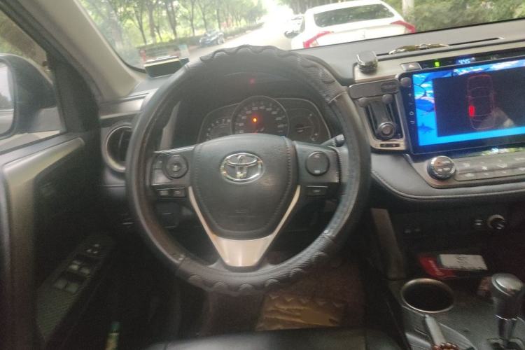 Used Toyota RAV4 2015 2.0L CVT Two-Wheel Drive Fashion Edition Steering Wheel