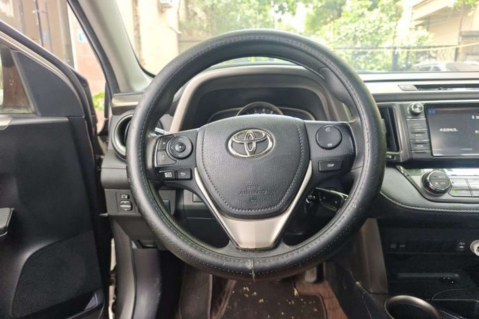 Used Toyota RAV4 2015 2.0L CVT Two-Wheel Drive Fashion Edition Steering Wheel