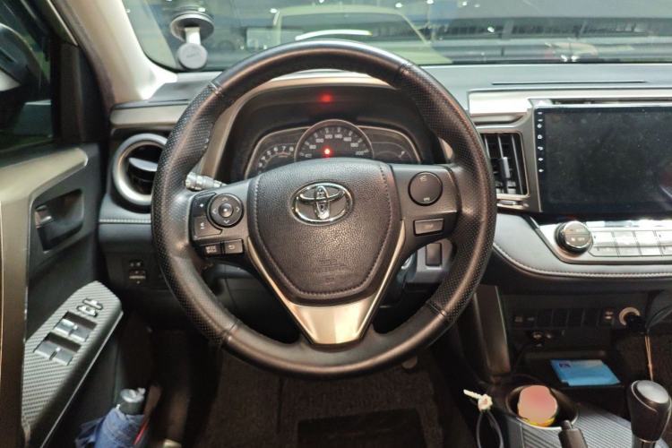 Used Toyota RAV4 2015 2.0L CVT Two-Wheel Drive Fashion Edition Steering Wheel