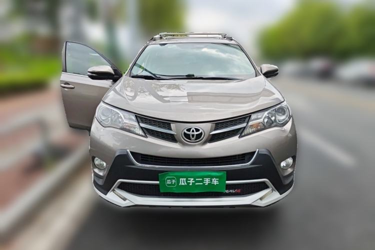 Used Toyota RAV4 2015 2.0L CVT Two-Wheel Drive Fashion Edition Front