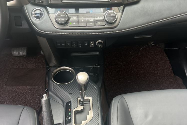Used Toyota RAV4 2015 2.5L Automatic 4x4 Luxury Edition Audio And AC Panel