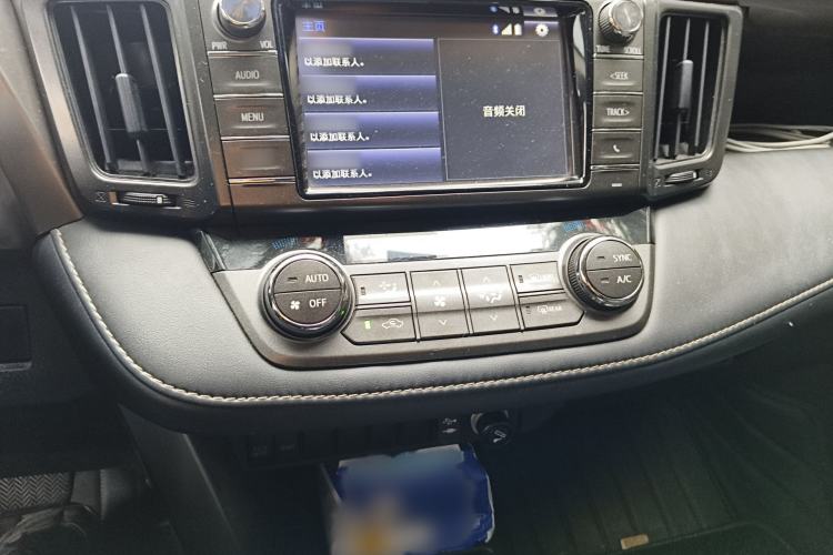 Used Toyota RAV4 2015 2.0L CVT Two-Wheel Drive Fashion Edition Audio And AC Panel