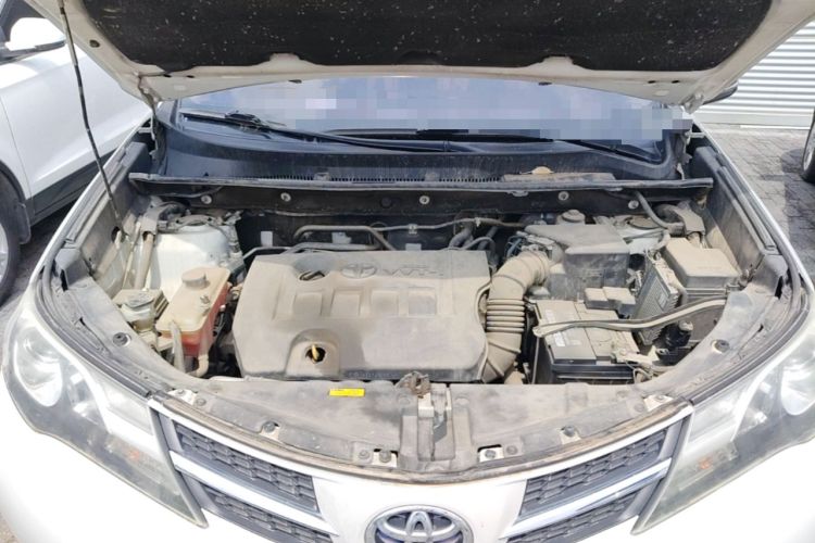 Used Toyota RAV4 2015 2.0L CVT Four-Wheel Drive New Edition Engine Bay