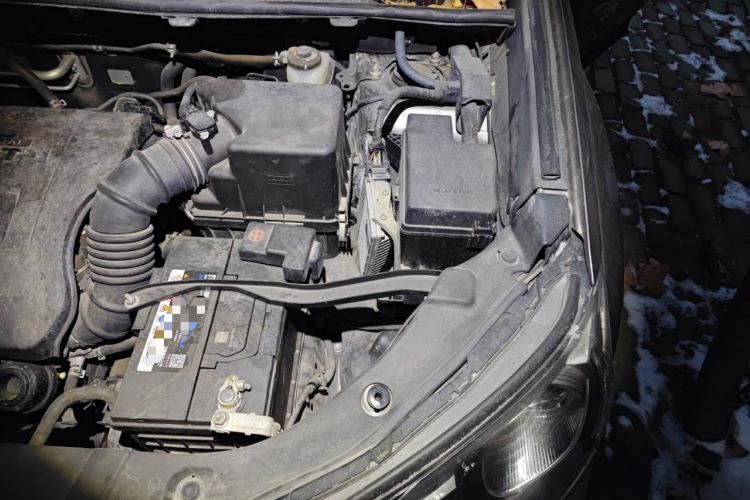 Used Toyota RAV4 2015 2.0L CVT Two-Wheel Drive Fashion Edition Engine Bay Left