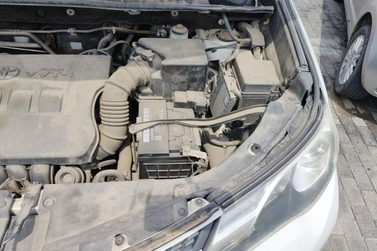 Used Toyota RAV4 2015 2.0L CVT Four-Wheel Drive New Edition Engine Bay Left