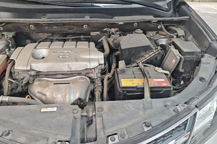 Used Toyota RAV4 2015 2.5L Automatic 4x4 Elite Edition Engine Bay Left