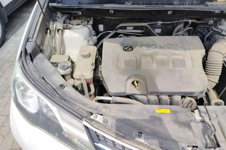 Used Toyota RAV4 2015 2.0L CVT Four-Wheel Drive New Edition Engine Bay Right