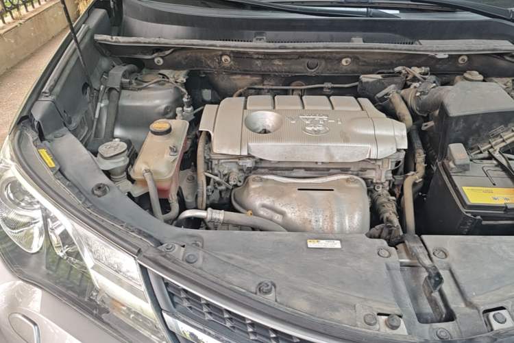 Used Toyota RAV4 2015 2.5L Automatic 4x4 Elite Edition Engine Bay Right