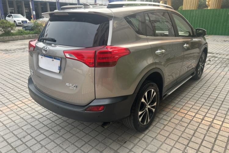 Used Toyota RAV4 2015 2.5L Automatic 4x4 Luxury Edition Exterior 1