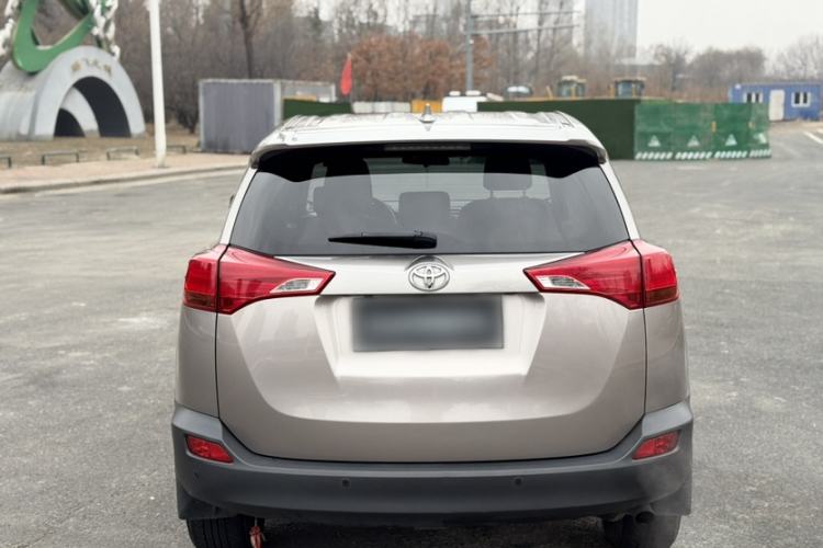 Used Toyota RAV4 2015 2.0L CVT Two-Wheel Drive Fashion Edition Exterior 1