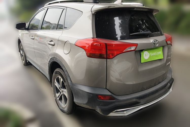 Used Toyota RAV4 2015 2.0L CVT Two-Wheel Drive Fashion Edition Exterior 3