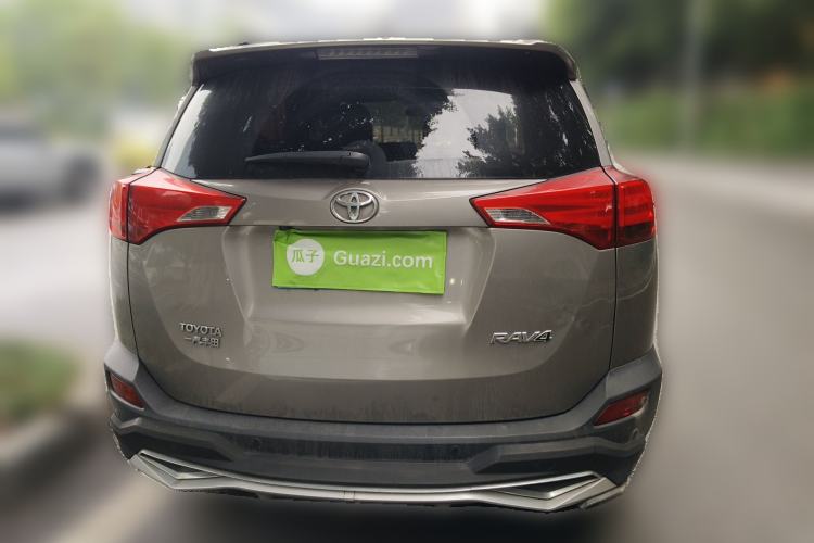 Used Toyota RAV4 2015 2.0L CVT Two-Wheel Drive Fashion Edition Exterior 4