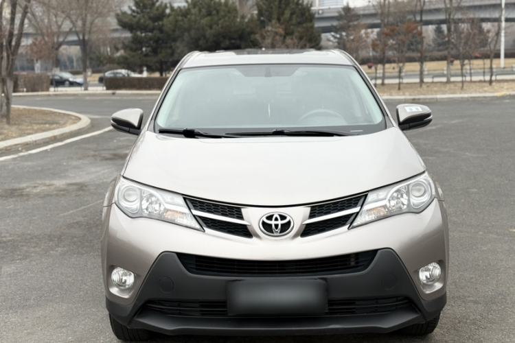 Used Toyota RAV4 2015 2.0L CVT Two-Wheel Drive Fashion Edition Exterior 4