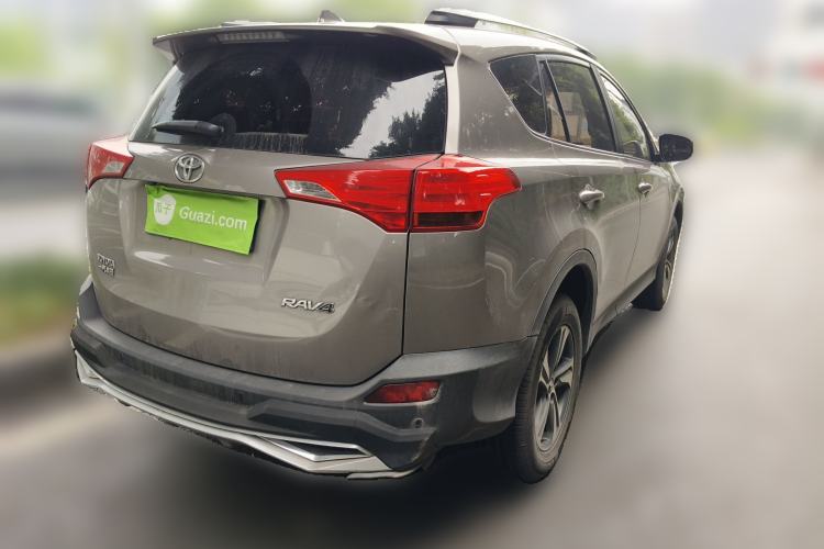 Used Toyota RAV4 2015 2.0L CVT Two-Wheel Drive Fashion Edition Exterior 5