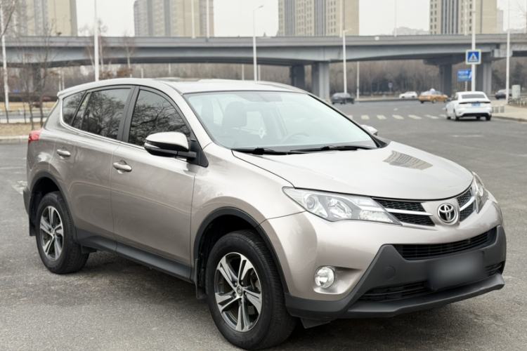 Used Toyota RAV4 2015 2.0L CVT Two-Wheel Drive Fashion Edition Exterior 7