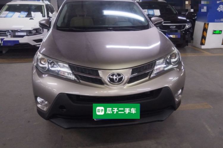 Used Toyota RAV4 2015 2.0L CVT Two-Wheel Drive Fashion Edition Front