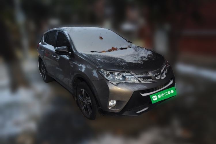 Used Toyota RAV4 2015 2.0L CVT Two-Wheel Drive Fashion Edition Front Right 45 Deg