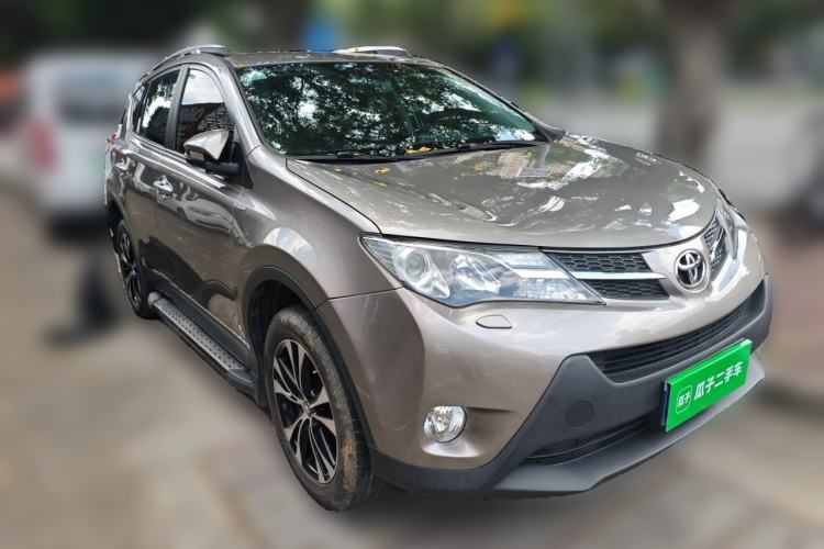 Used Toyota RAV4 2015 2.5L Automatic 4x4 Elite Edition Front Right 45 Deg