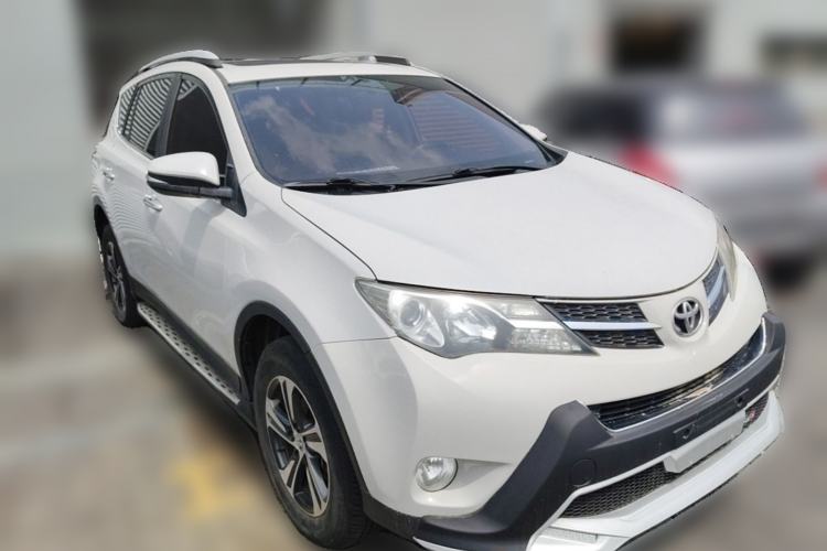 Used Toyota RAV4 2015 2.0L CVT Four-Wheel Drive New Edition Front Right 45 Deg