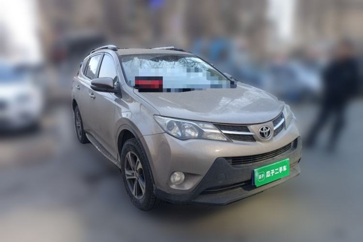 Used Toyota RAV4 2015 2.0L CVT Two-Wheel Drive Fashion Edition Front Right 45 Deg