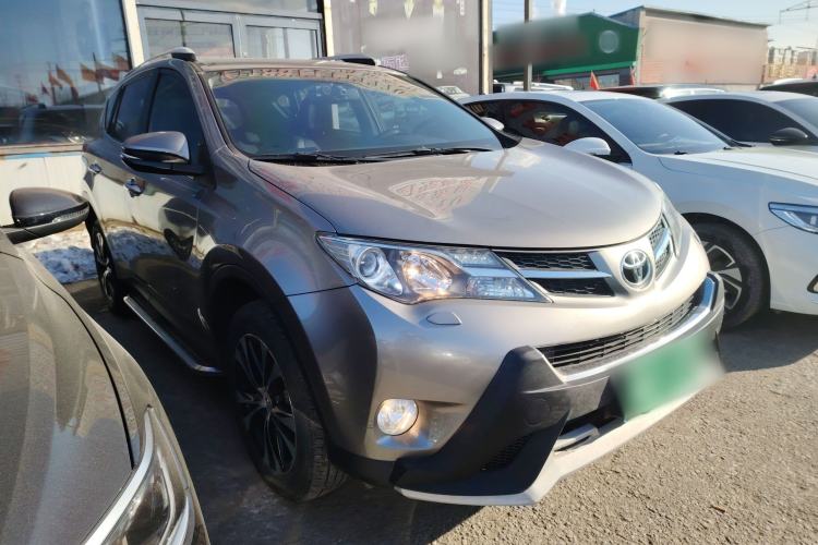 Used Toyota RAV4 2015 2.5L Automatic 4x4 Elite Edition Front Right 45 Deg