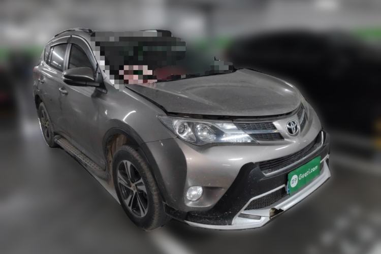 Used Toyota RAV4 2015 2.0L CVT Two-Wheel Drive Fashion Edition Front Right 45 Deg